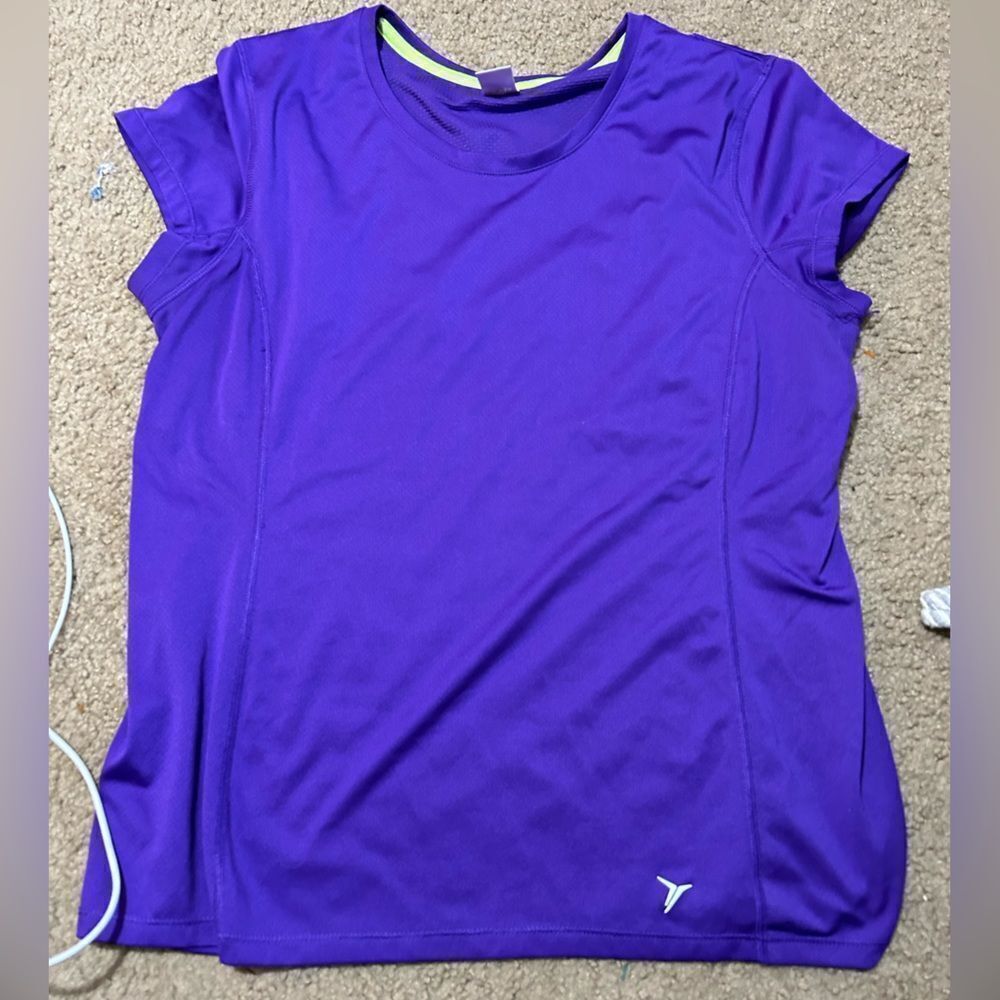 Old Navy Athletic Tshirt NWOT
